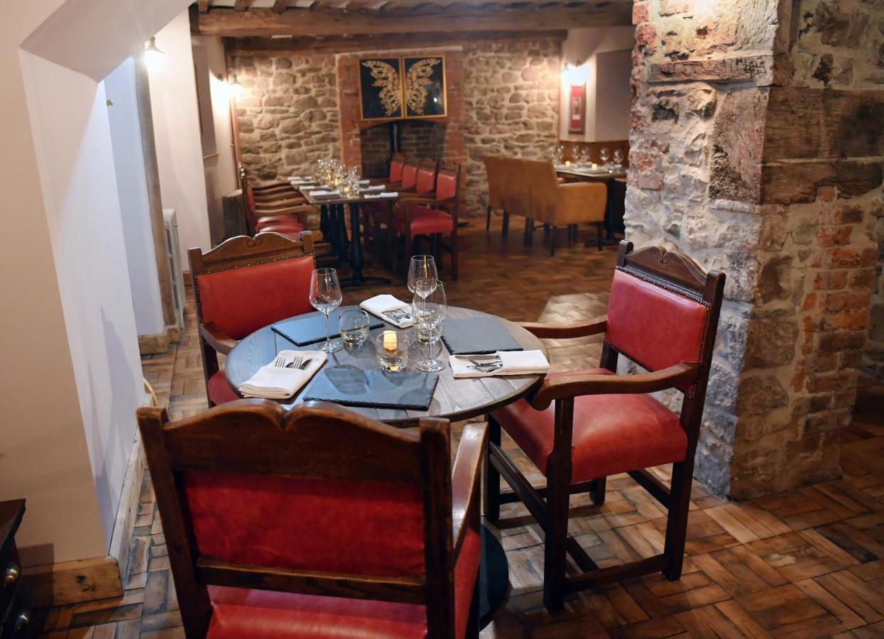 Alfred Russel Wallace Restaurant With Rooms อัสค์ ภายนอก รูปภาพ