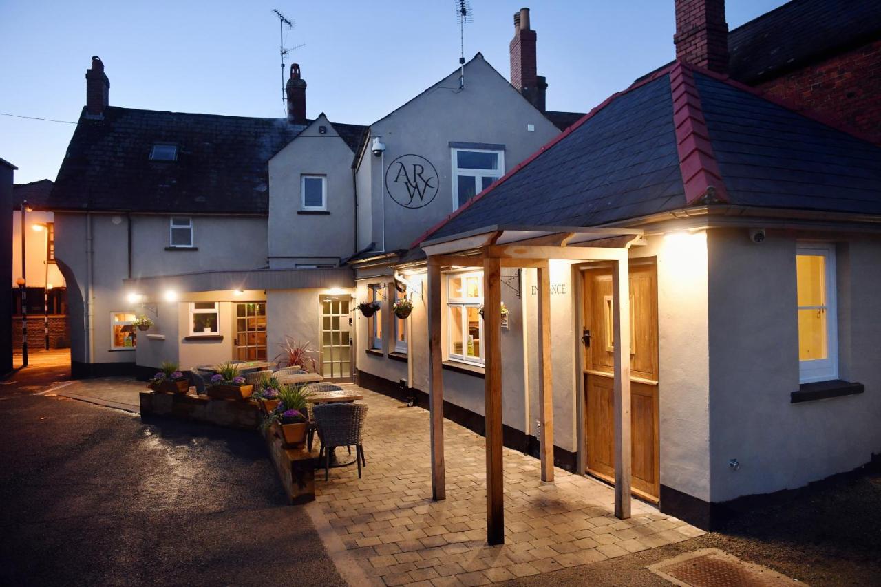 Alfred Russel Wallace Restaurant With Rooms อัสค์ ภายนอก รูปภาพ